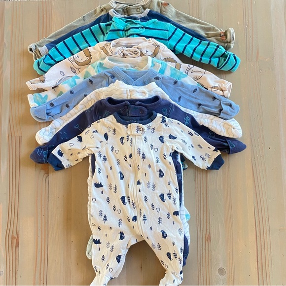 Like New EUC Baby Boys Bundle - Newborn - Carter’s Gerber - Picture 6 of 12